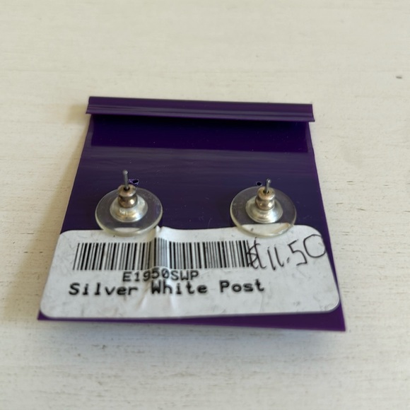 Cathy’s Concepts Vintage Pierced Earrings - Silver ❤️ - Picture 4 of 4